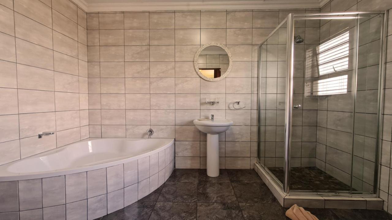 Klein Bosveld Guest House Witbank Buitenkant foto