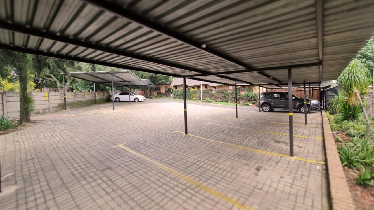 Klein Bosveld Guest House Witbank Buitenkant foto